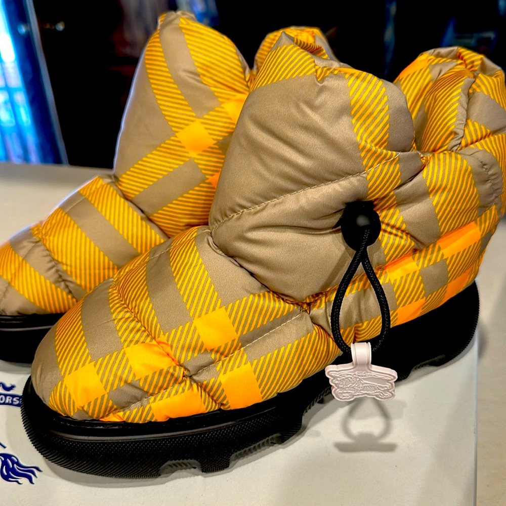 Brand new Burberry puffer boots